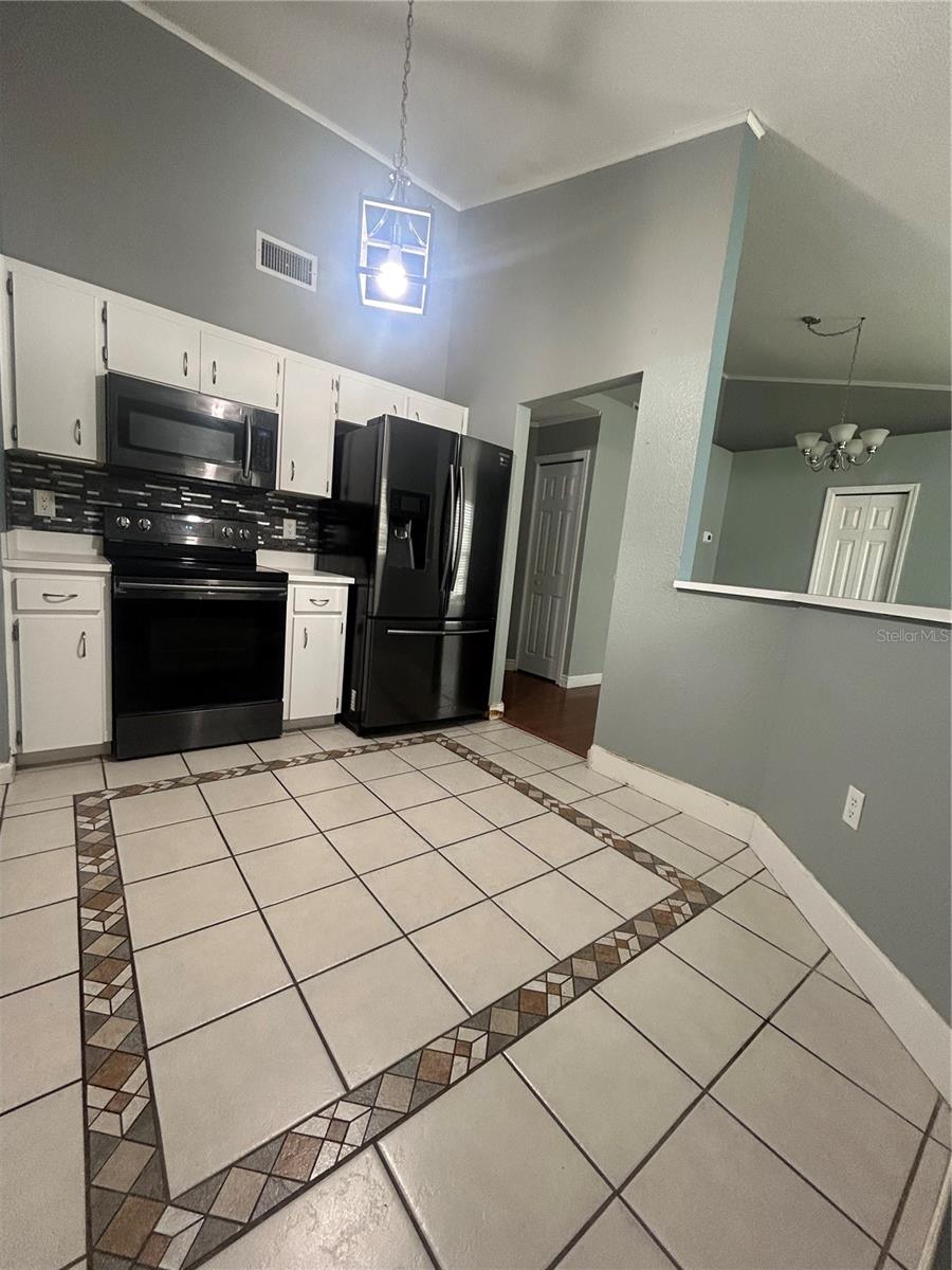 622 Crystals Blvd Property Photo 4