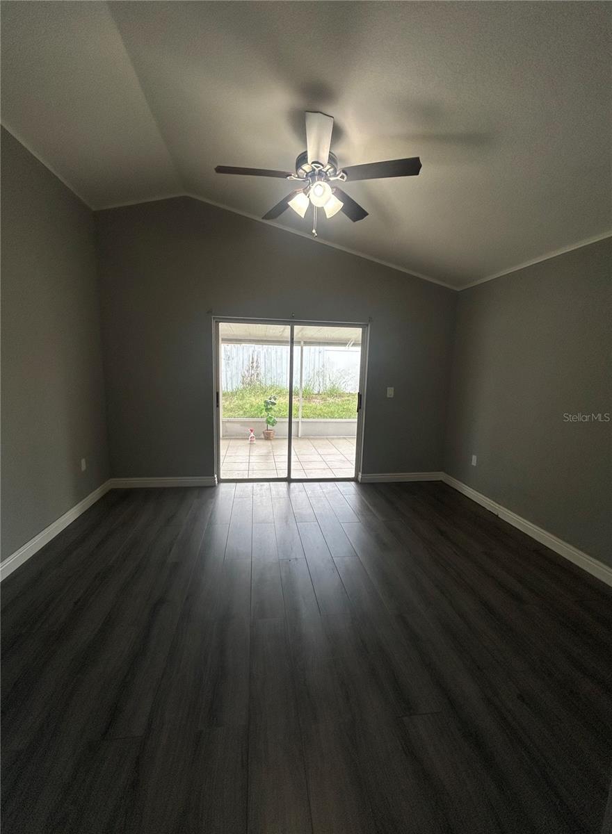 622 Crystals Blvd Property Photo 9