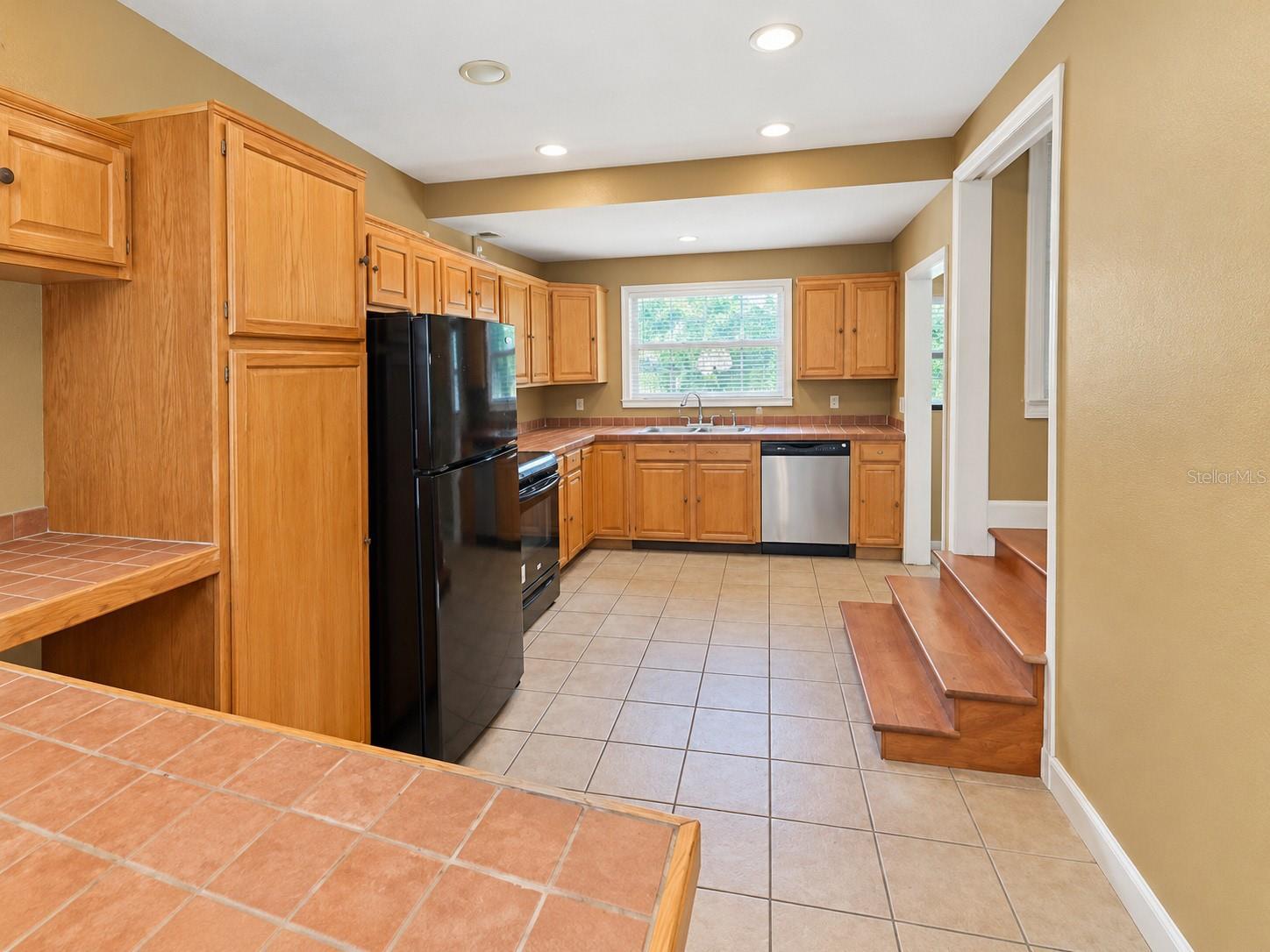 1805 E Orange Ave Property Photo 4