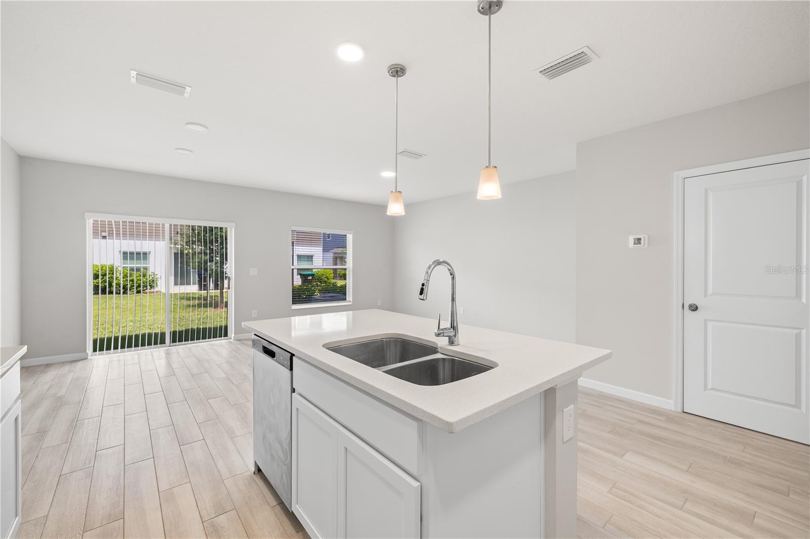 14856 Harvest St Property Photo 8