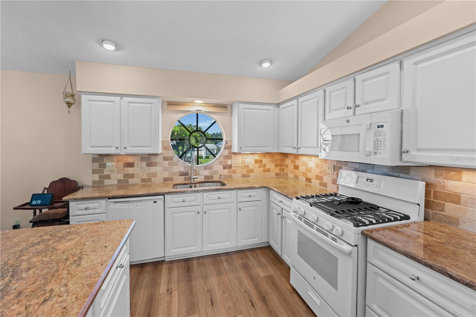 6323 Silver Lakes Dr E Property Photo 11