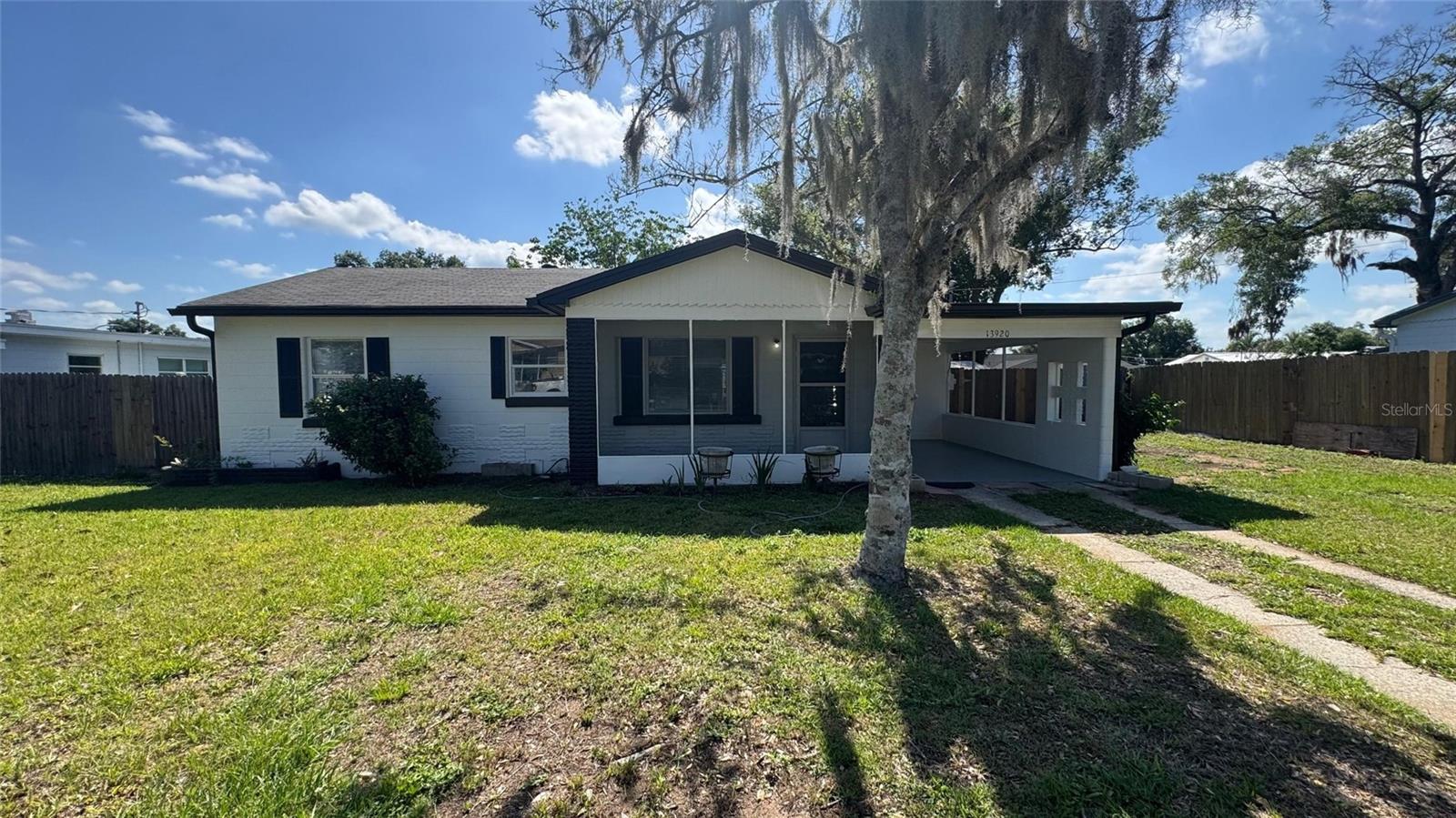 13920 3rd St Property Photo 1