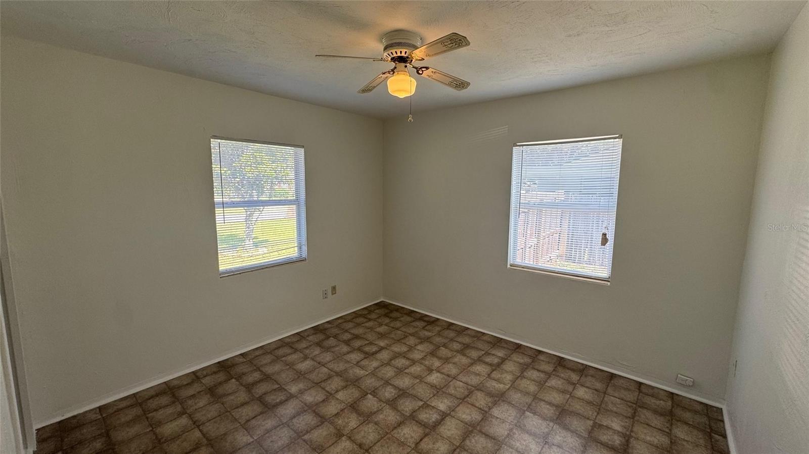 13920 3rd St Property Photo 7