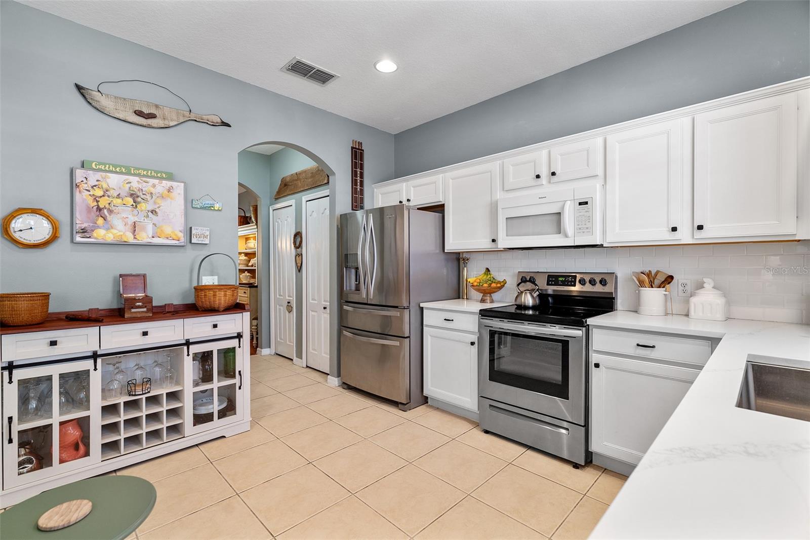 7134 Five Oaks Dr #4b Property Photo 14