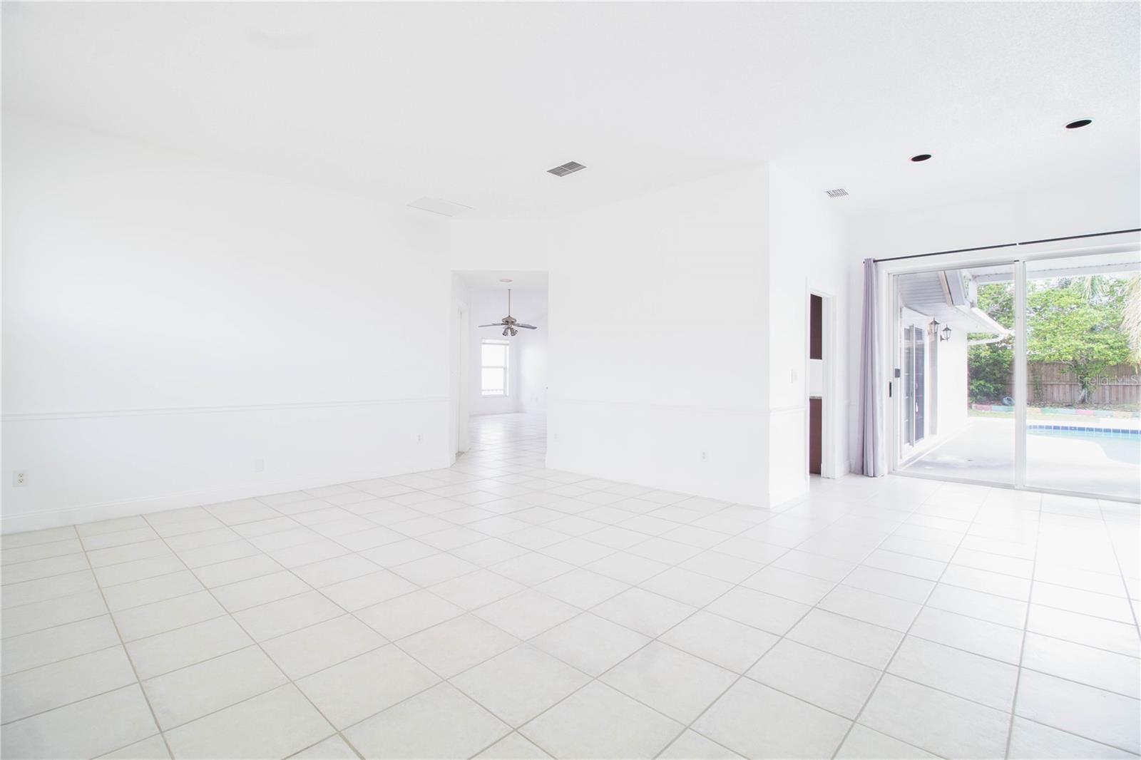 2782 Picadilly Cir Property Photo 2