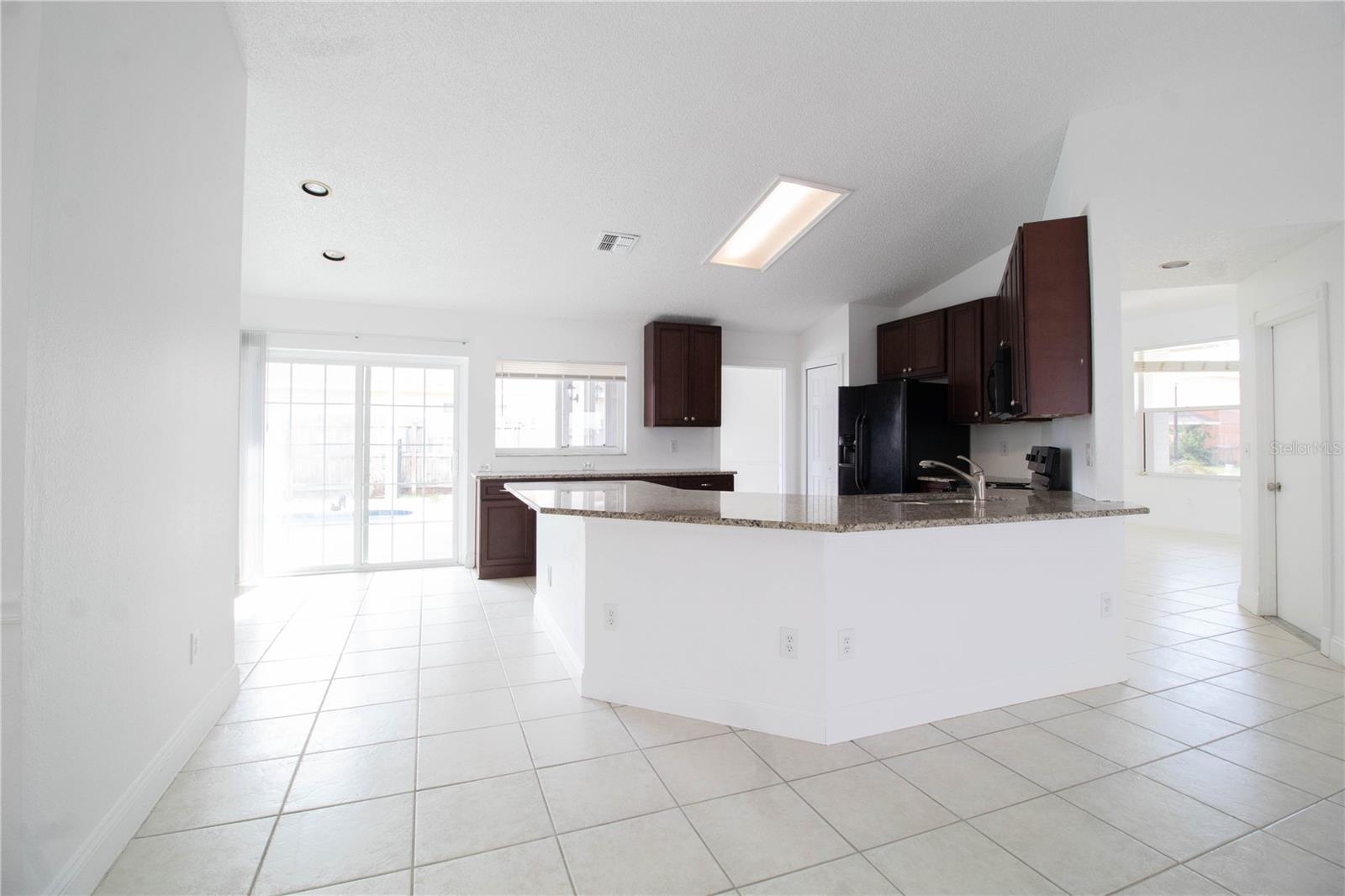 2782 Picadilly Cir Property Photo 6