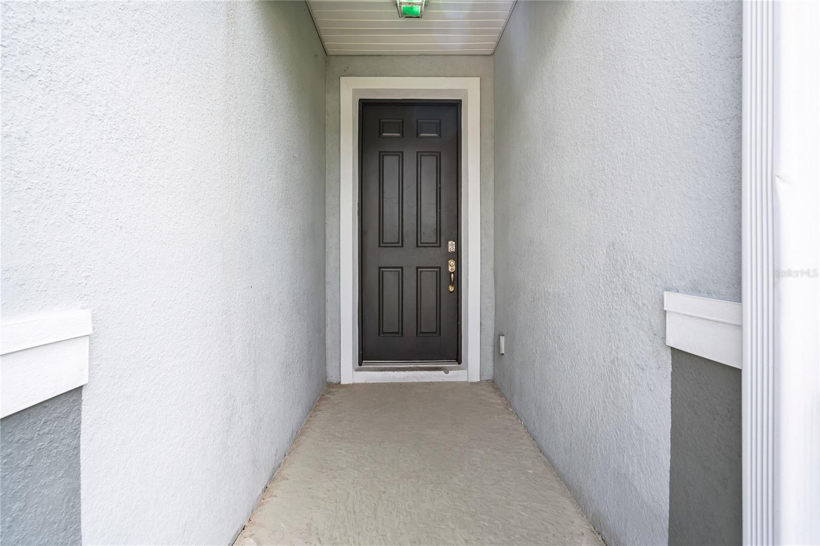 665 Carya Ct Property Photo 3