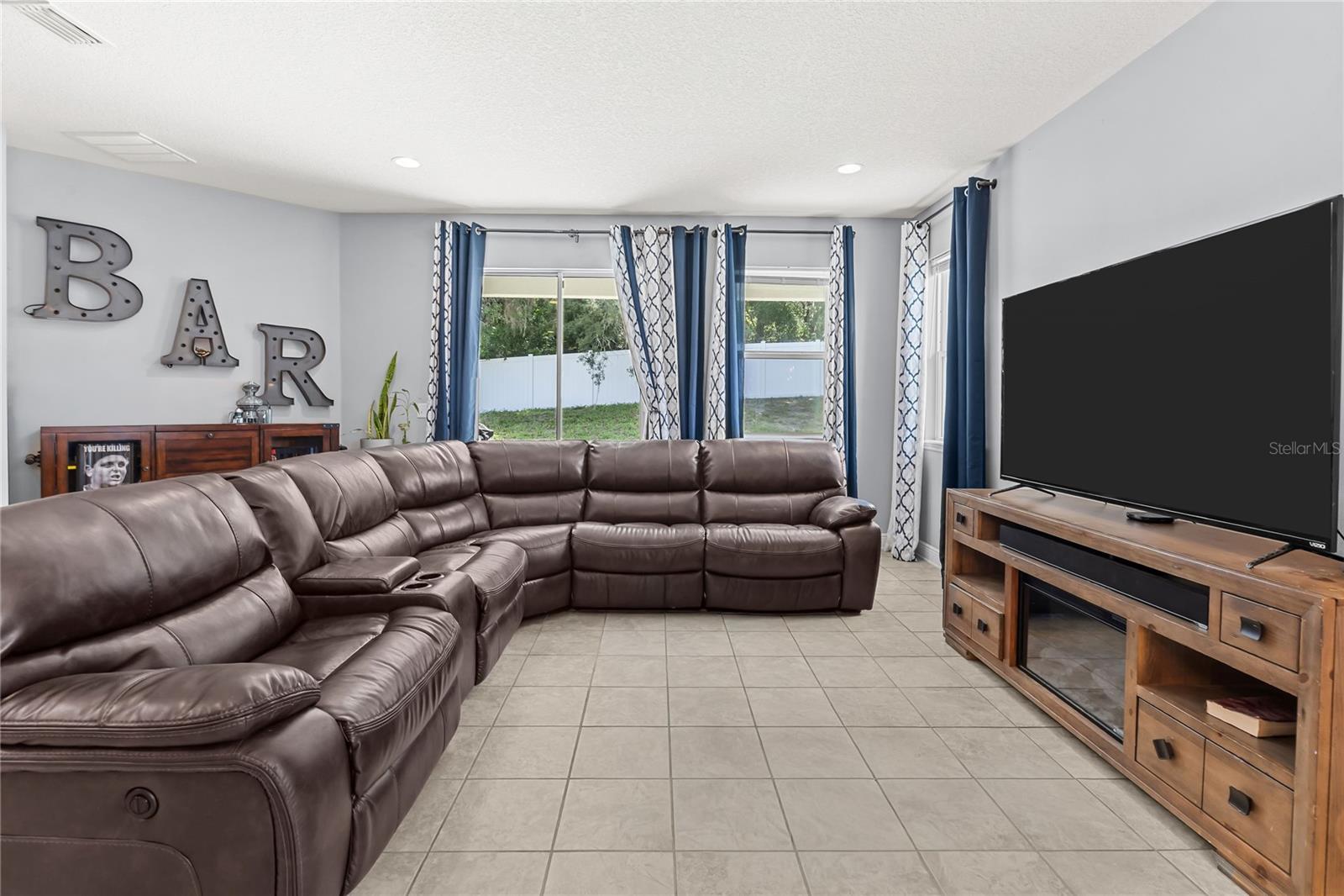665 Carya Ct Property Photo 6