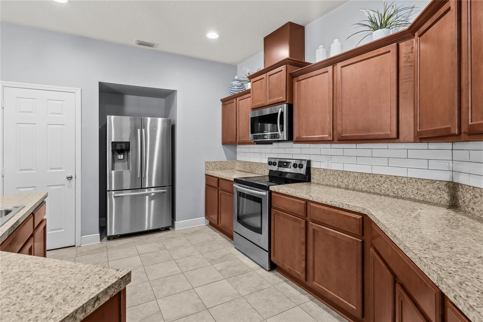 665 Carya Ct Property Photo 15