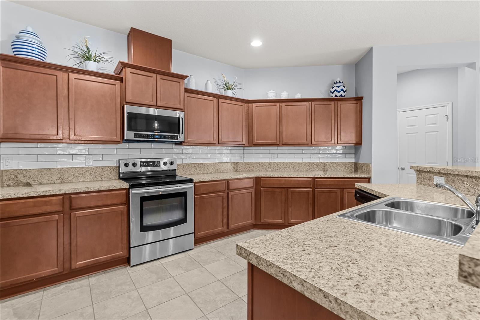 665 Carya Ct Property Photo 16