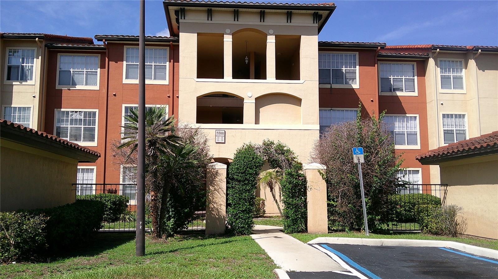 5500 METROWEST BLVD #304
