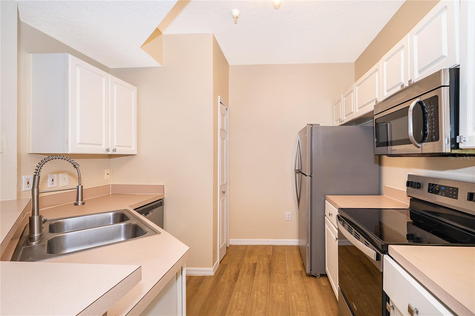 5518 Metrowest Blvd #207 Property Photo 7