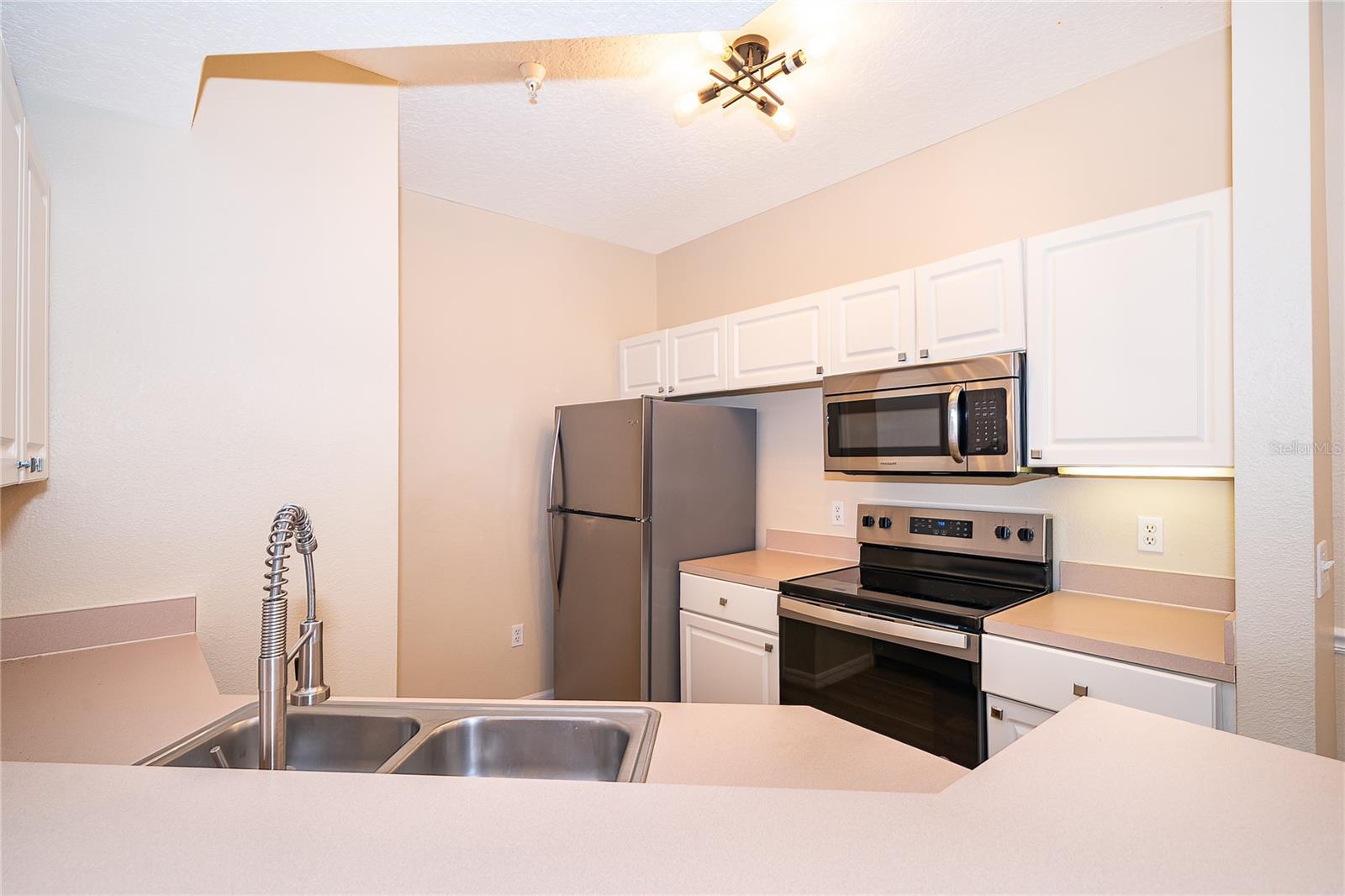 5518 Metrowest Blvd #207 Property Photo 8