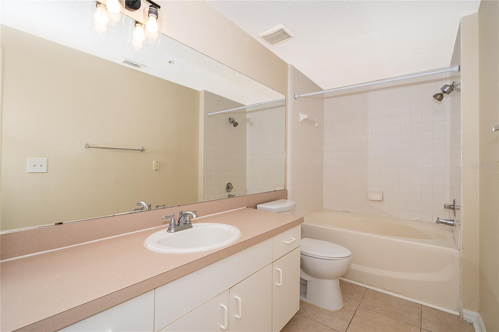 5518 Metrowest Blvd #207 Property Photo 11