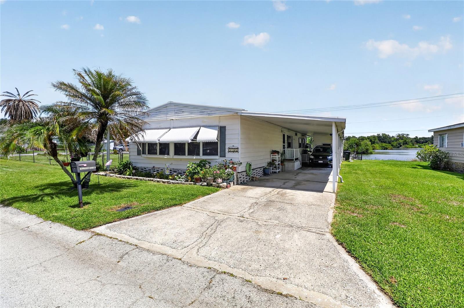 3586 Lazy Lake Dr N Property Photo 3