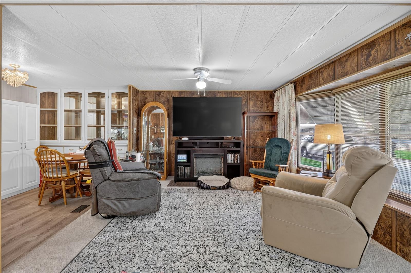 3586 Lazy Lake Dr N Property Photo 11
