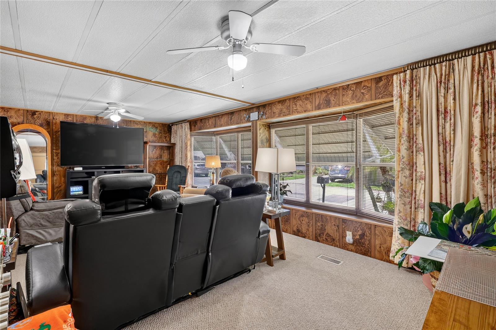 3586 Lazy Lake Dr N Property Photo 16