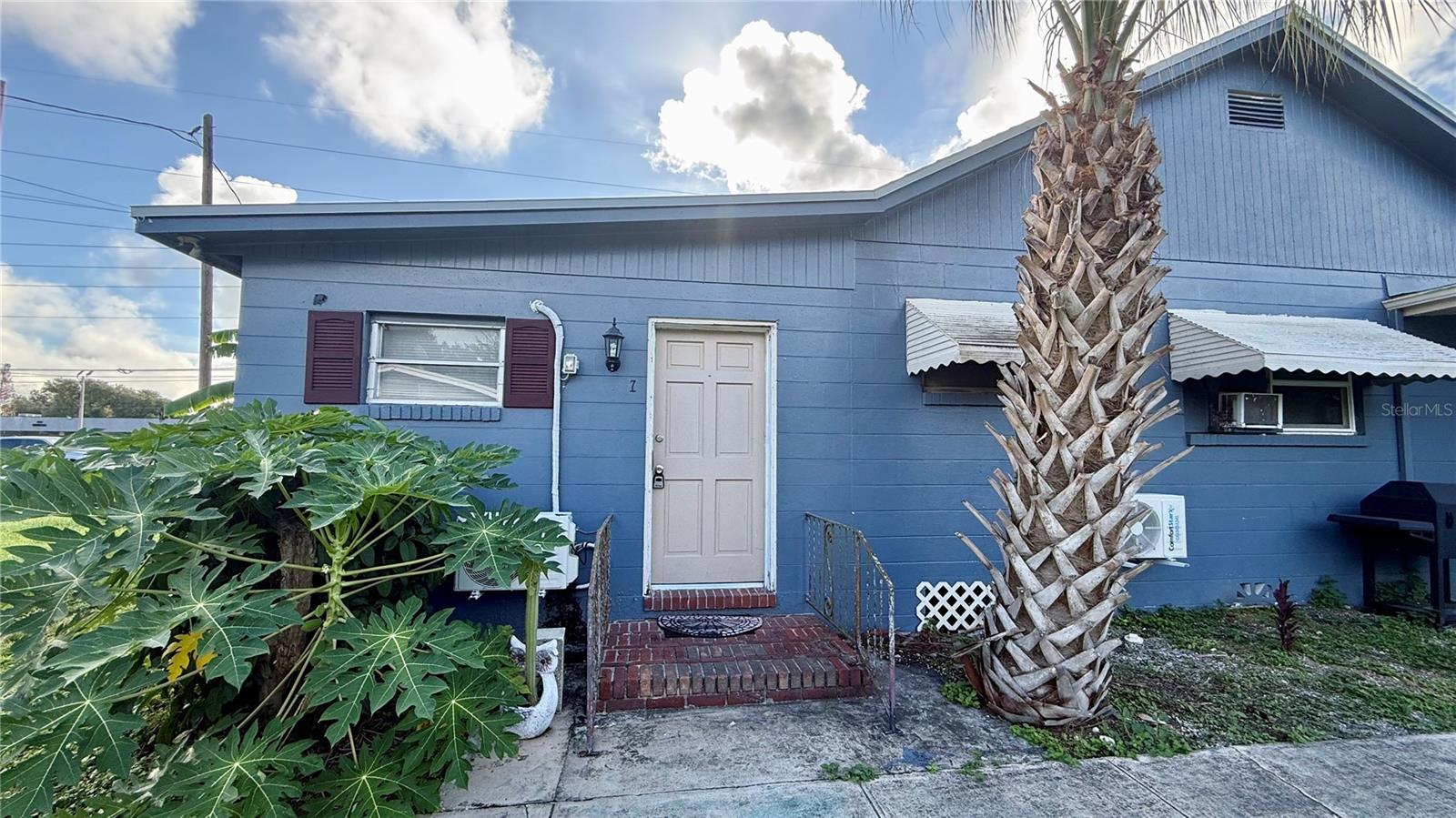 1310 N COMBEE RD #7 Property Photo 1