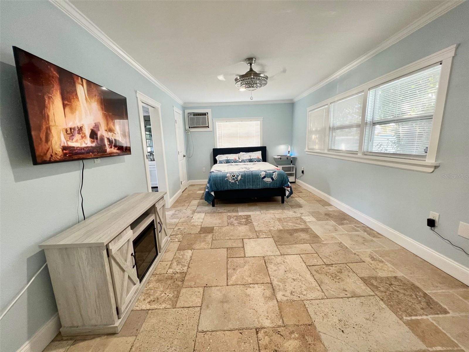 2963 Bahia Vista St Property Photo 5