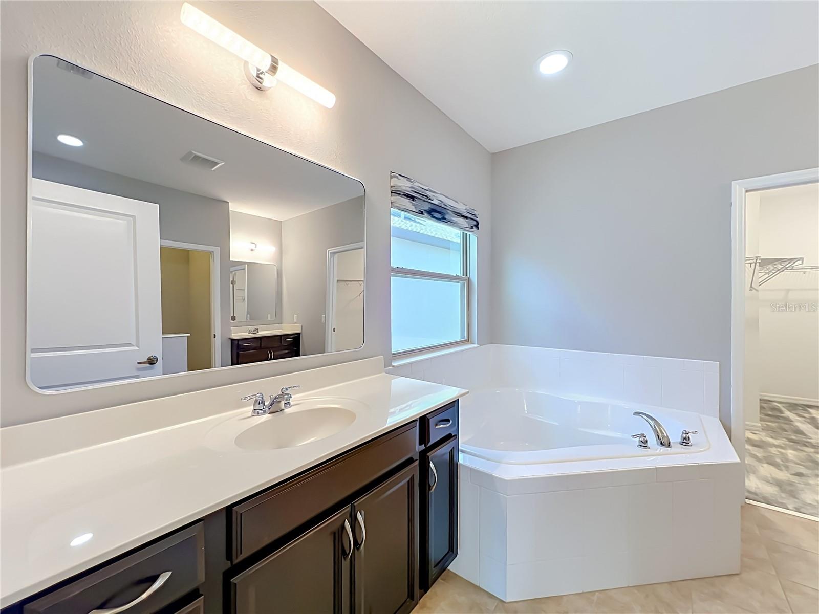8316 Lookout Pointe Dr Property Photo 51