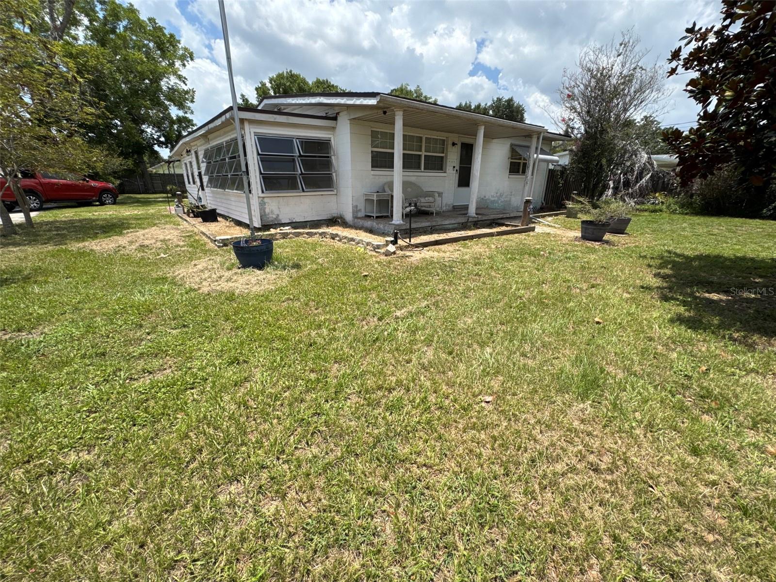 1404 Emmett St Property Photo 4
