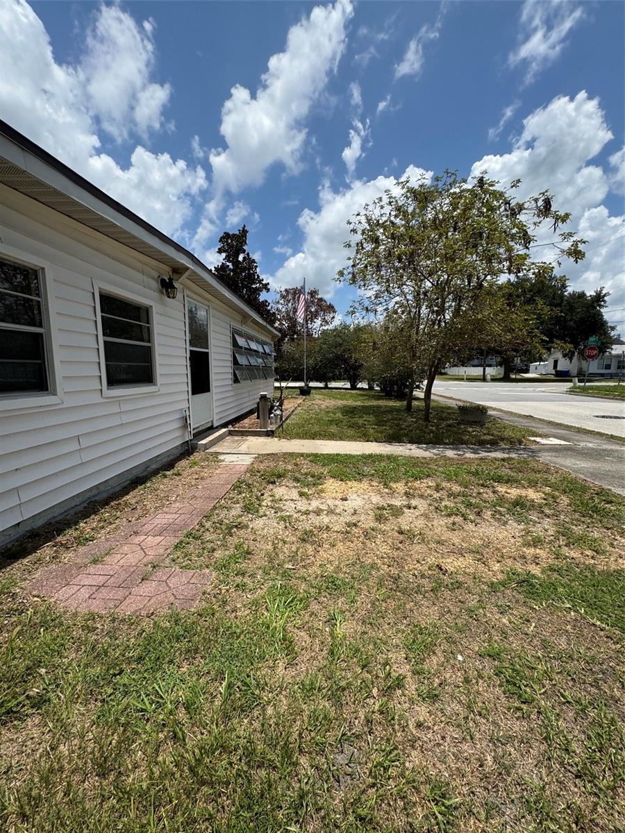 1404 Emmett St Property Photo 6