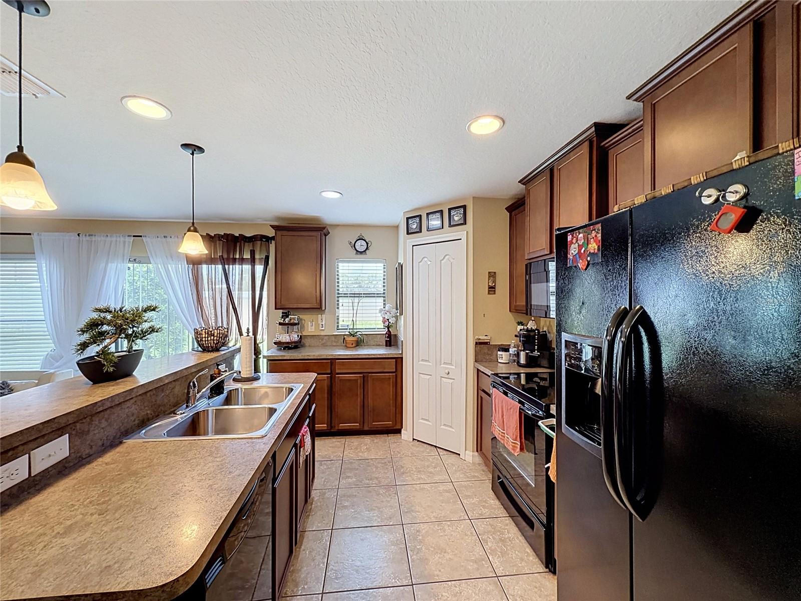 6420 Windsor Lake Cir Property Photo 7
