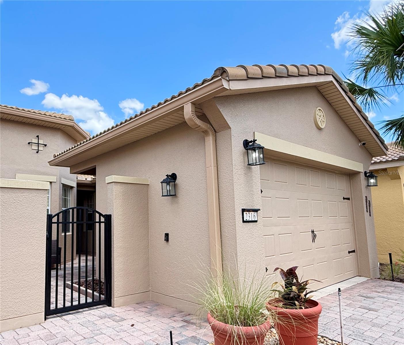 2316 Palm Tree Dr Property Photo 2