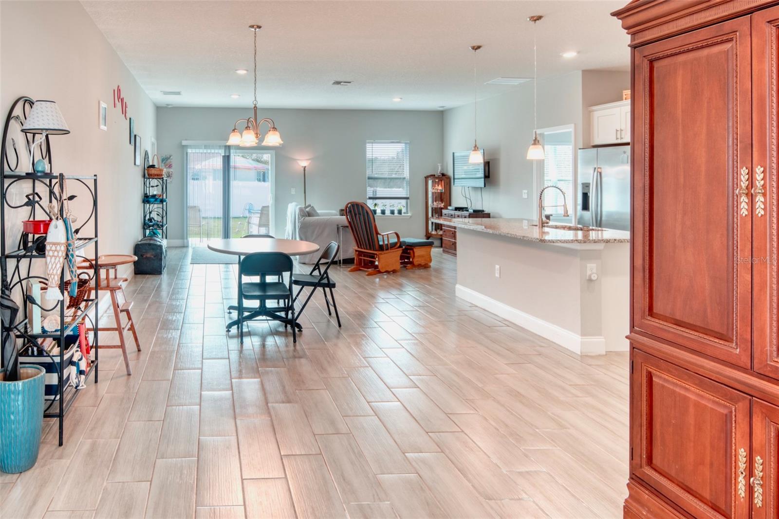 125 Inconnu Ct Property Photo 3