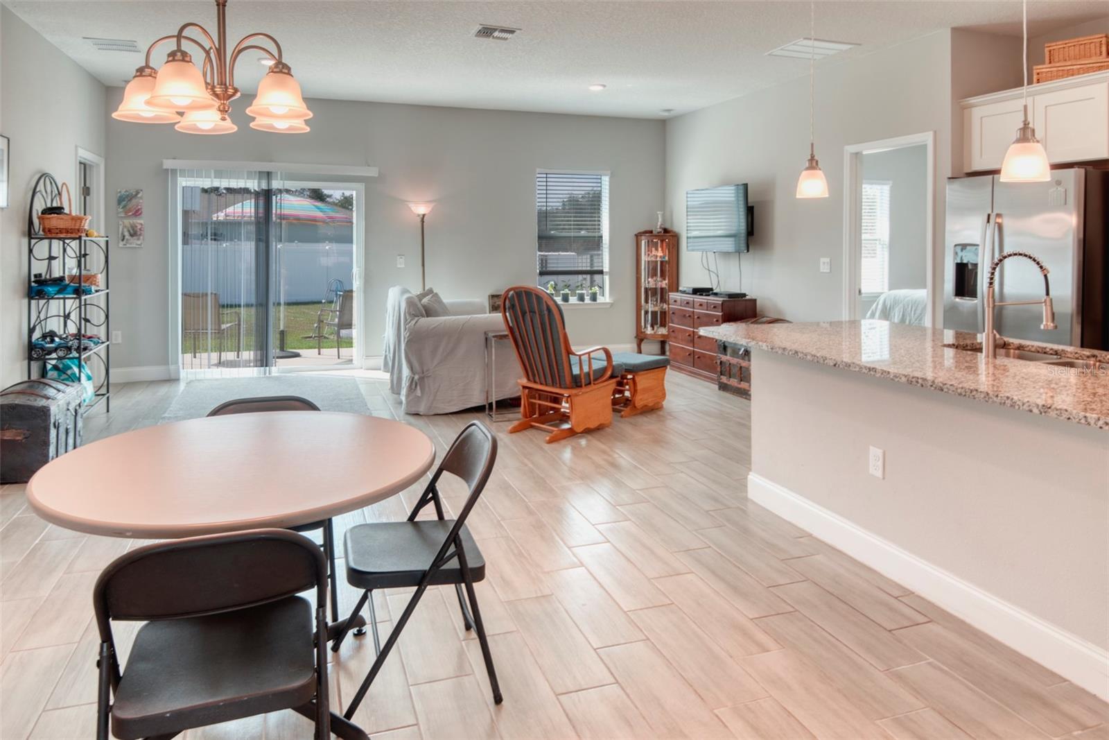 125 Inconnu Ct Property Photo 4