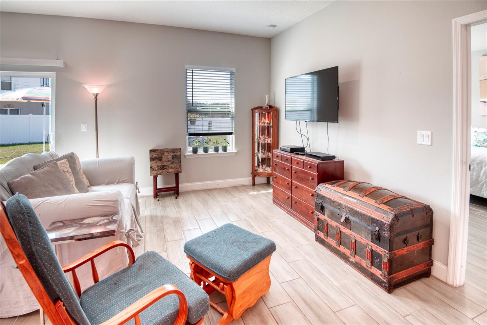 125 Inconnu Ct Property Photo 5