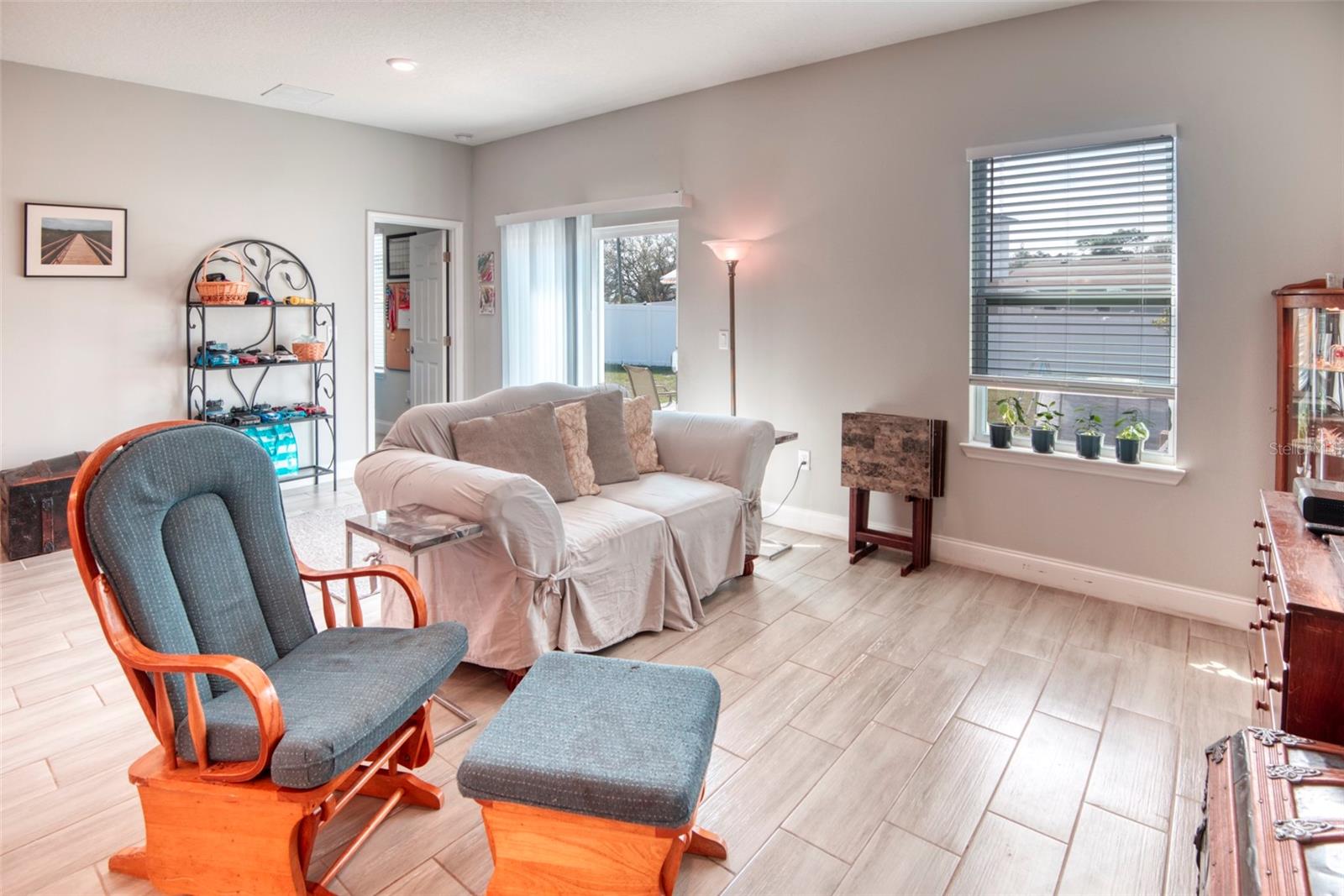 125 Inconnu Ct Property Photo 6