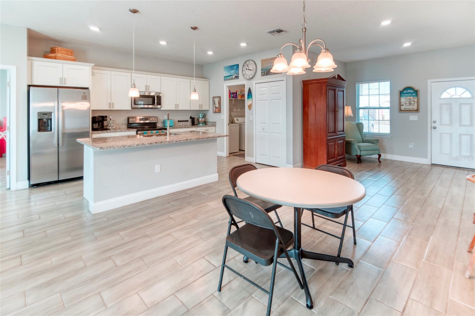 125 Inconnu Ct Property Photo 7