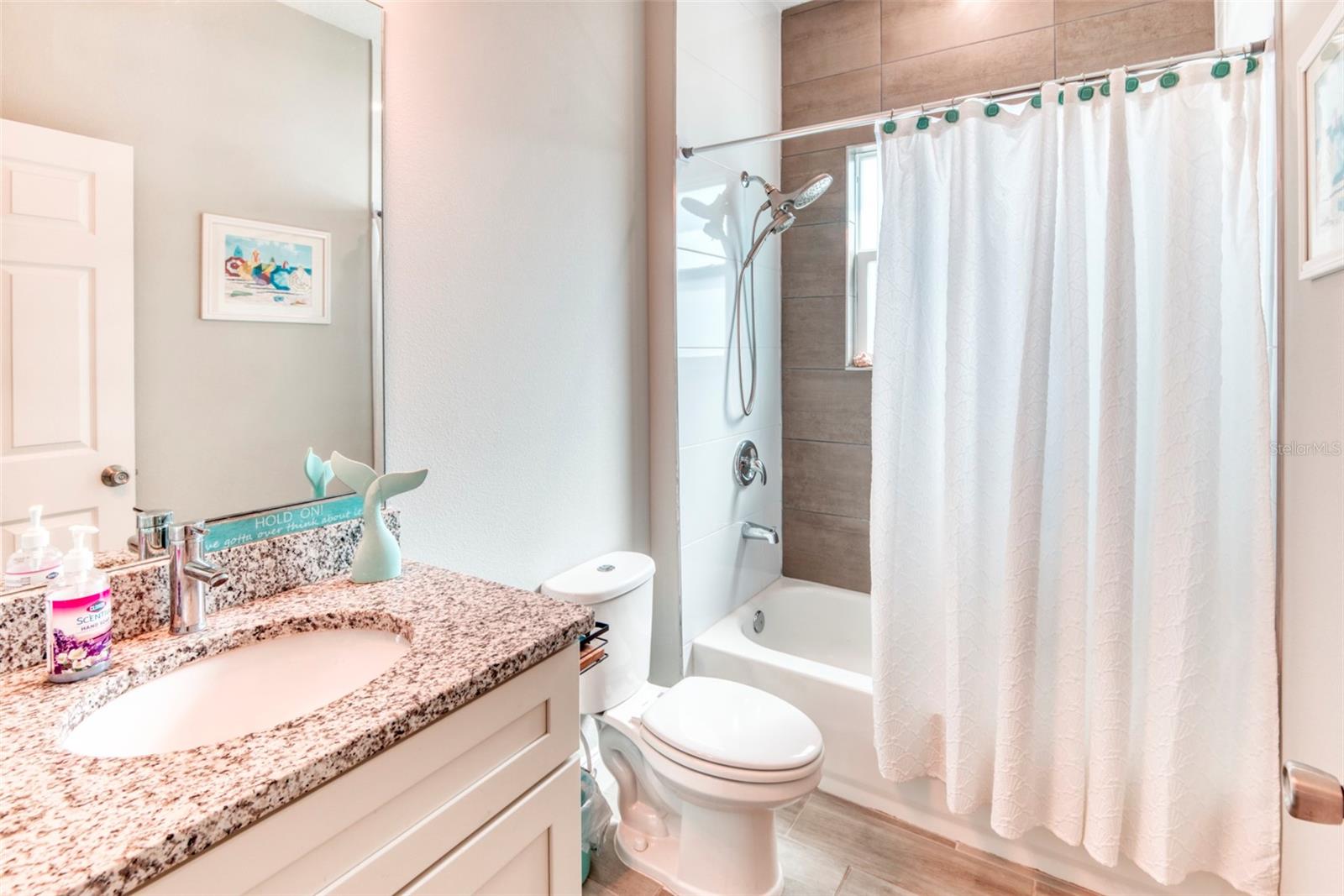 125 Inconnu Ct Property Photo 23