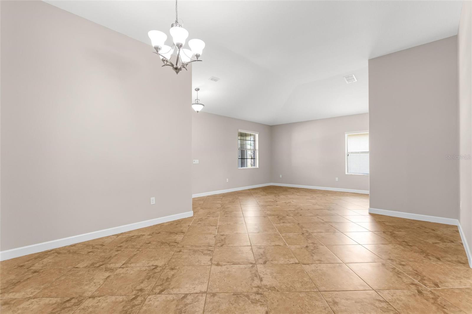 1317 Gleneagles Ln Property Photo 8