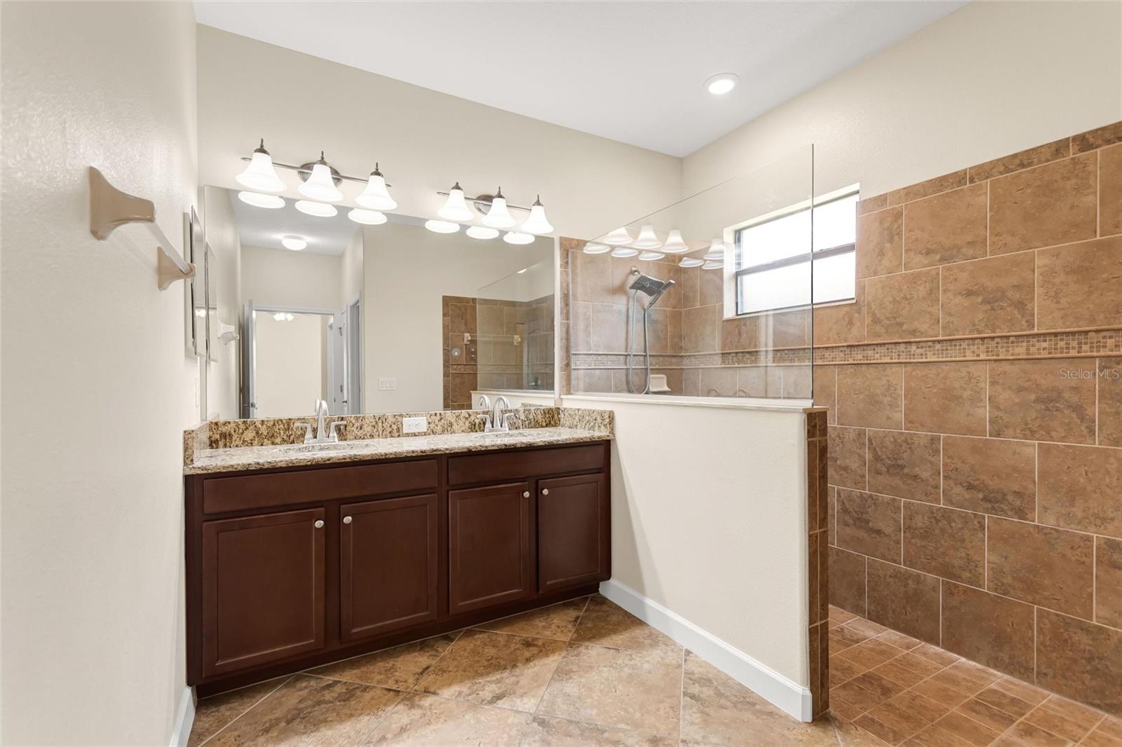 1317 Gleneagles Ln Property Photo 29