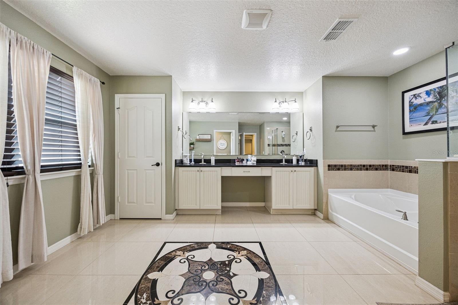 2331 Avellino Ave Property Photo 23