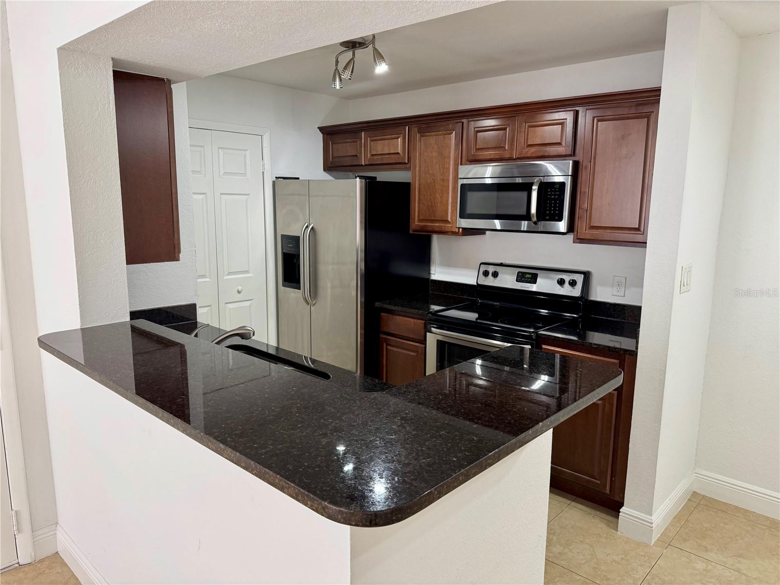 5533 Chrishire Way #f207 Property Photo 6