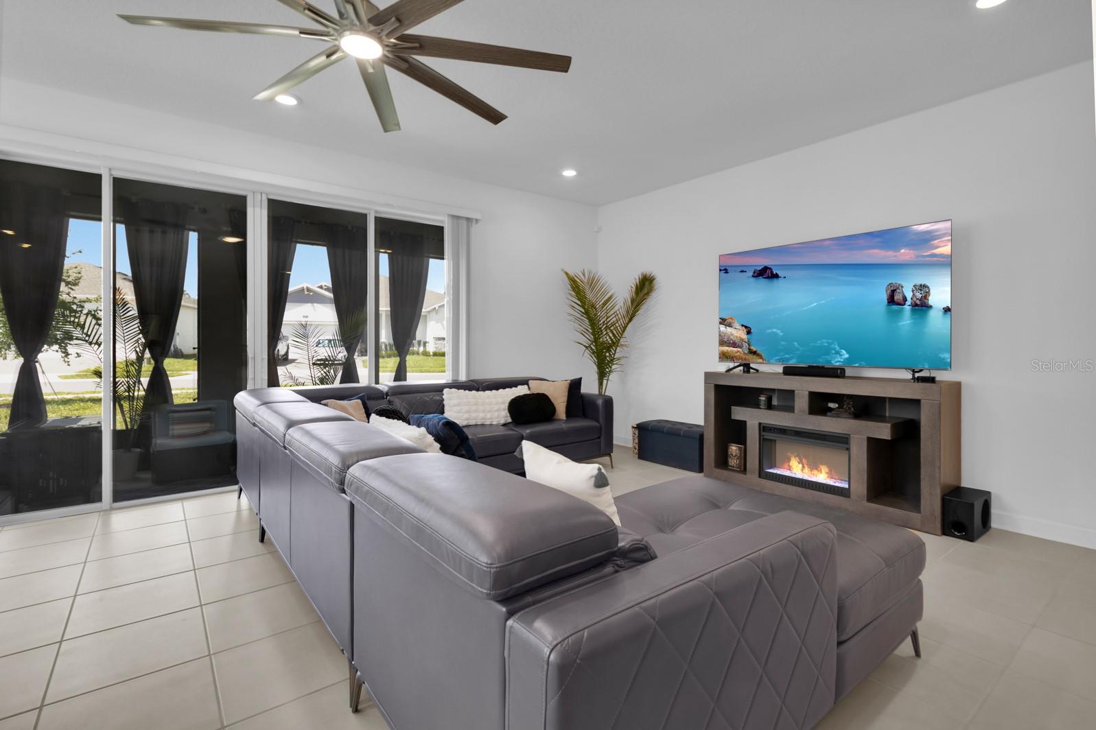 4064 Redbridge Loop Property Photo 12