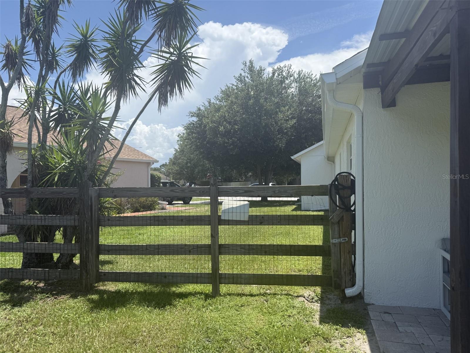 2916 Canoe Cir Property Photo 19