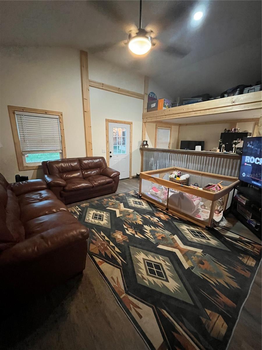 3830 County Road 547 N Property Photo 2