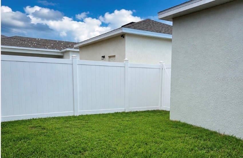 12632 Clear Sapphire Drive Property Photo 11