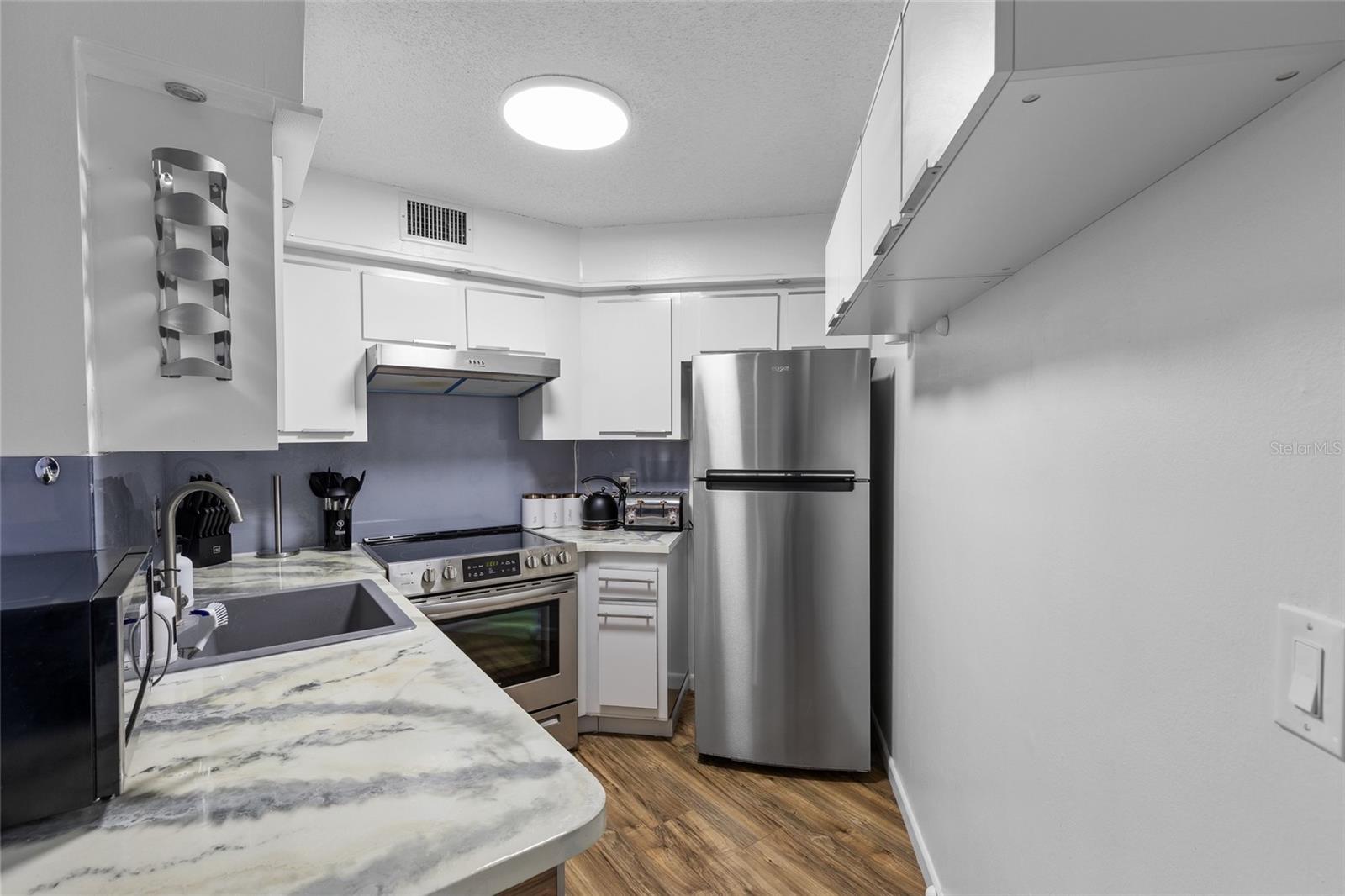 3793 Atrium Dr #l6 Property Photo 6