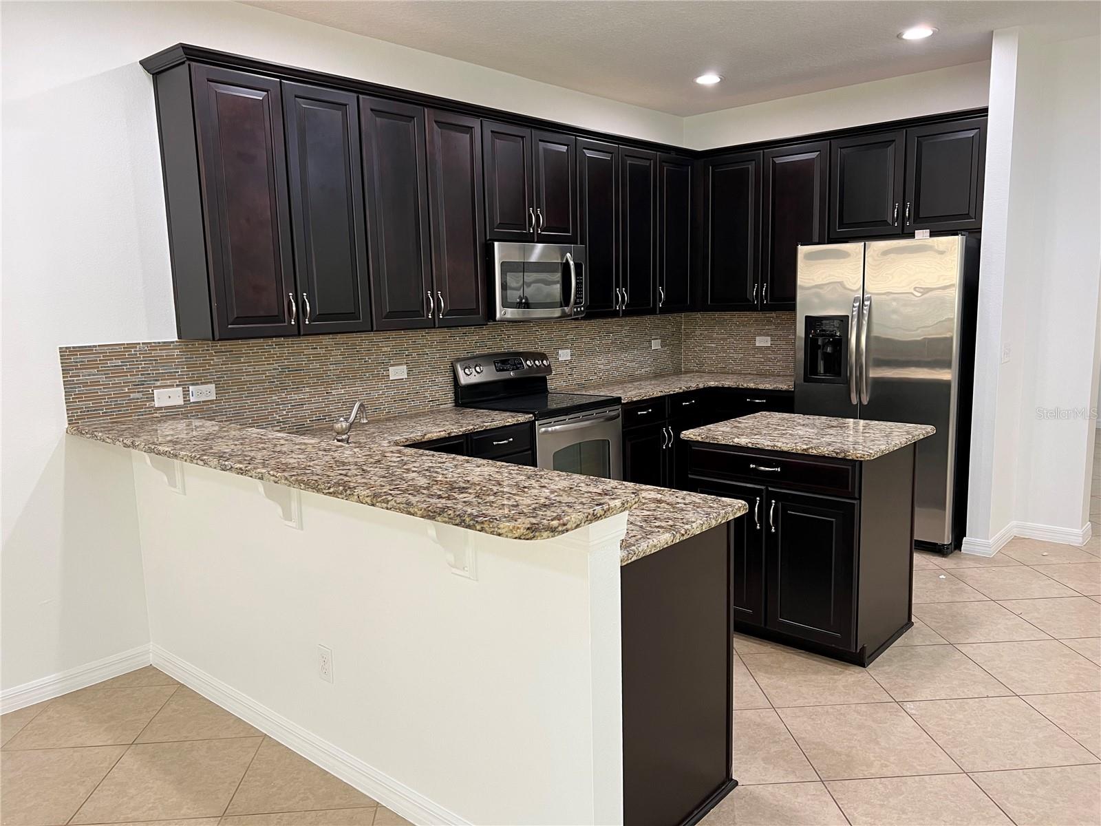 6526 Golden Dewdrop Trl Property Photo 5