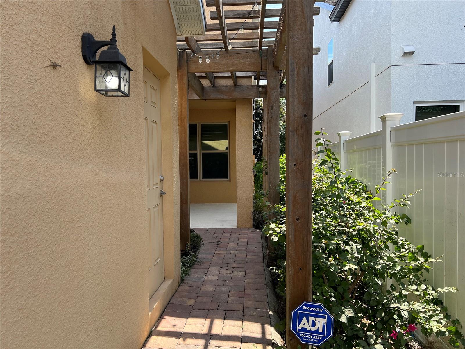 6526 Golden Dewdrop Trl Property Photo 7