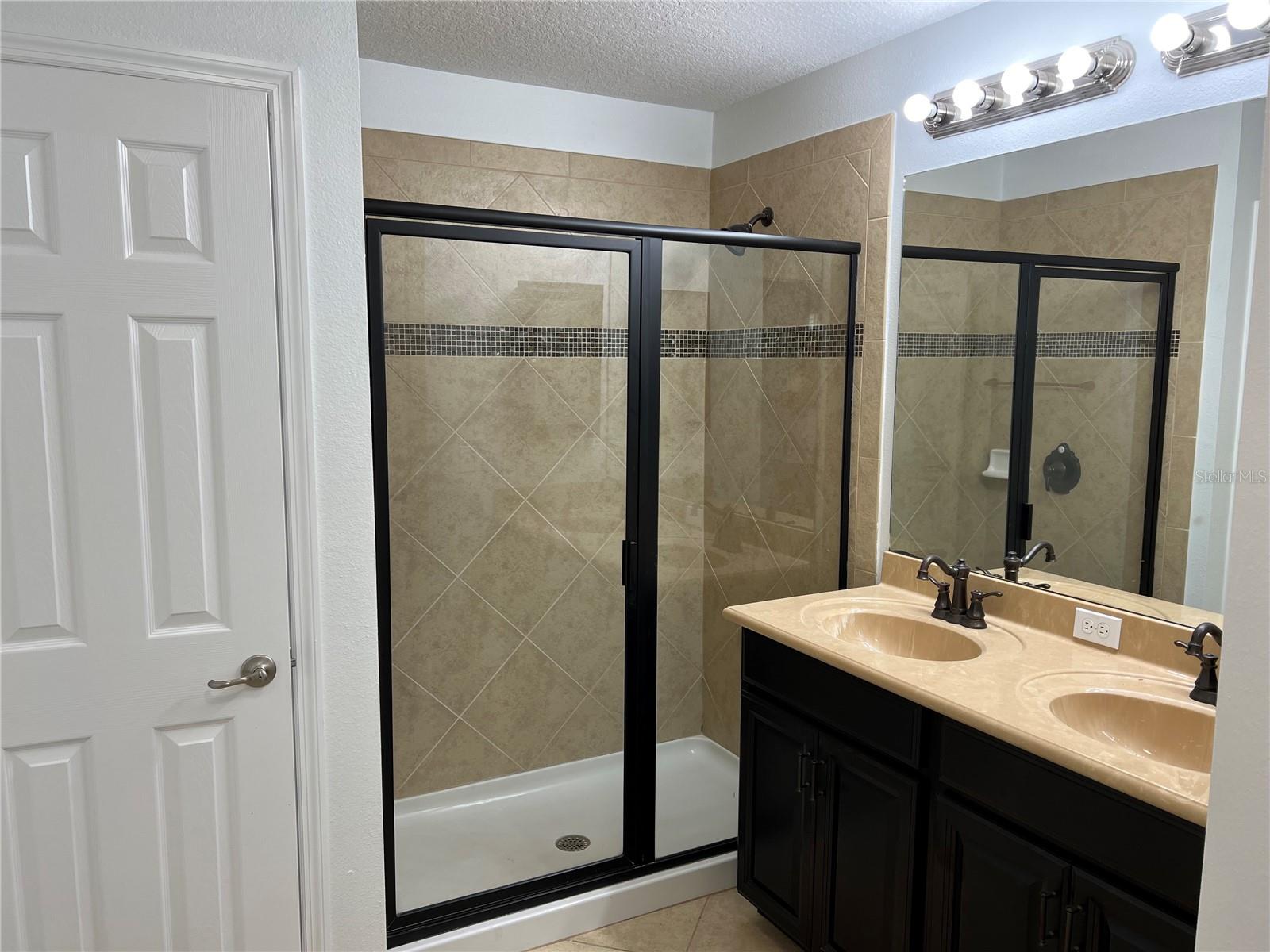 6526 Golden Dewdrop Trl Property Photo 16