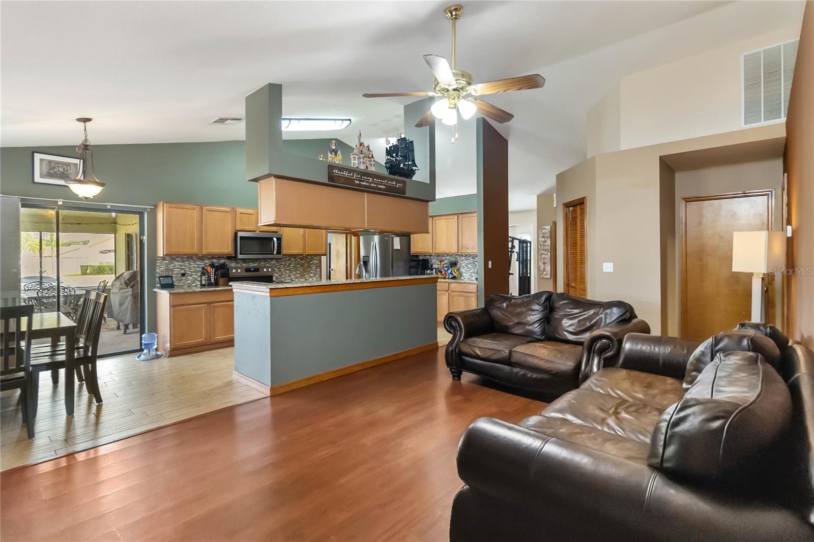 2207 Deata Ct Property Photo 17