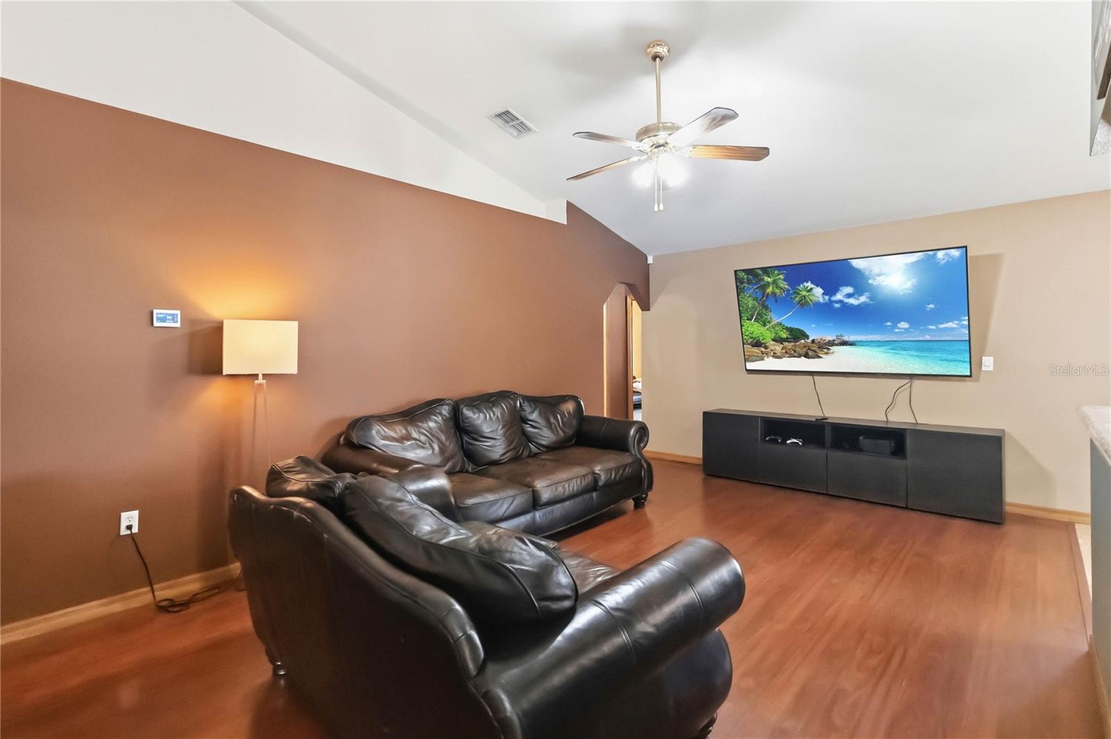2207 Deata Ct Property Photo 18