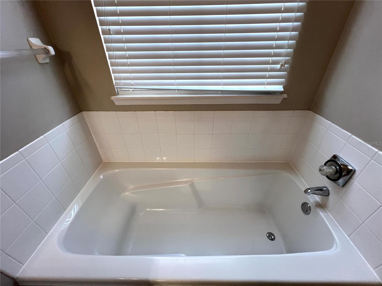 502 Greenbrier Ave Property Photo 26