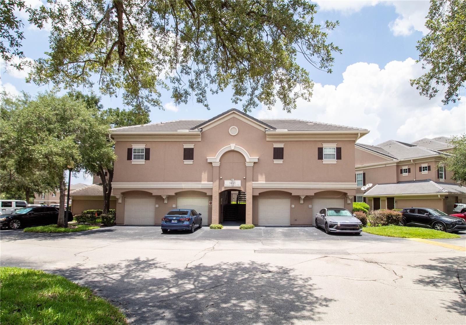 14327 FREDRICKSBURG DR #1601